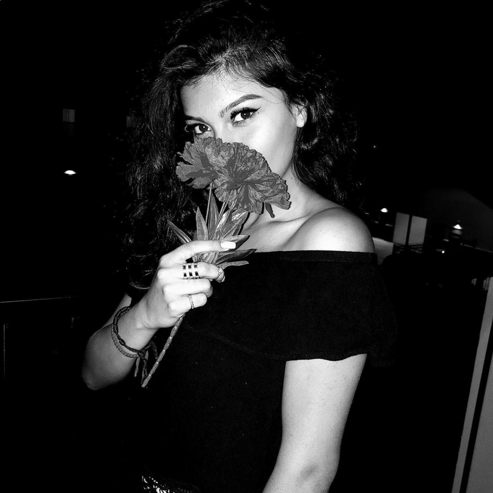 Meet your Posher, Andrea